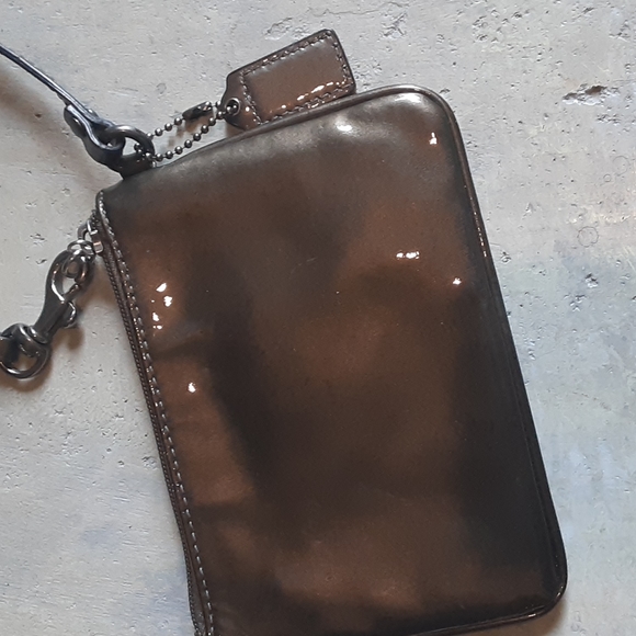 COACH, Small Bronze, Zip Wristlet - Picture 5 of 6